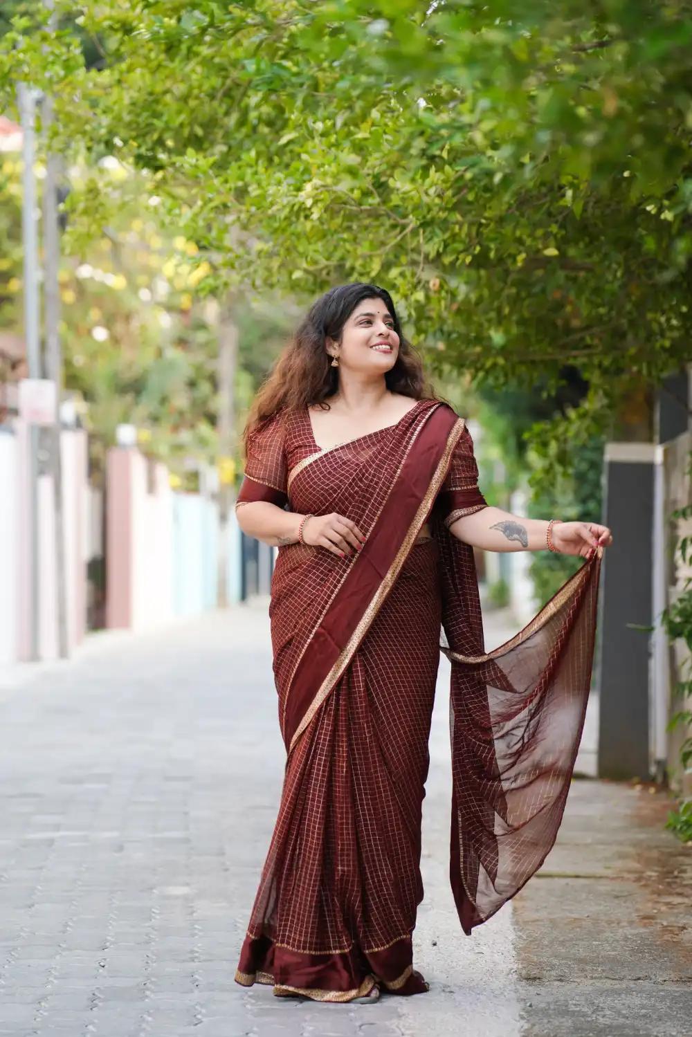 Badhra Brown Pure Viscose Georgette Saree - Image 3