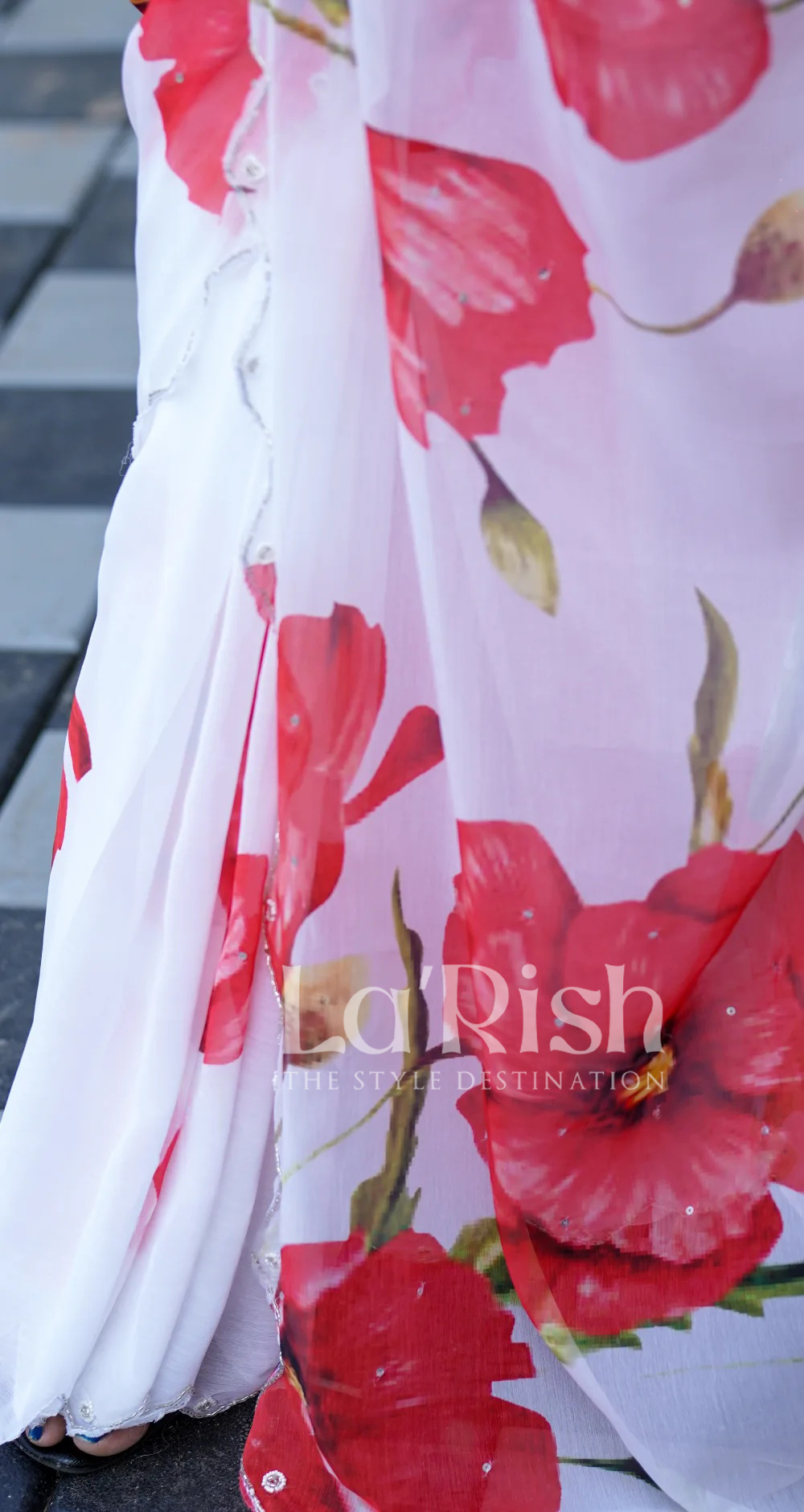 Blossom a Premium Alpino Chinon Saree - Image 3