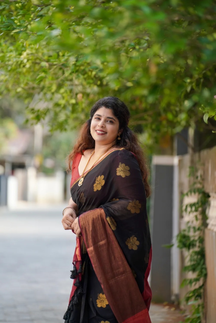 Hibiscus Mul Mul Cotton Saree - Image 2