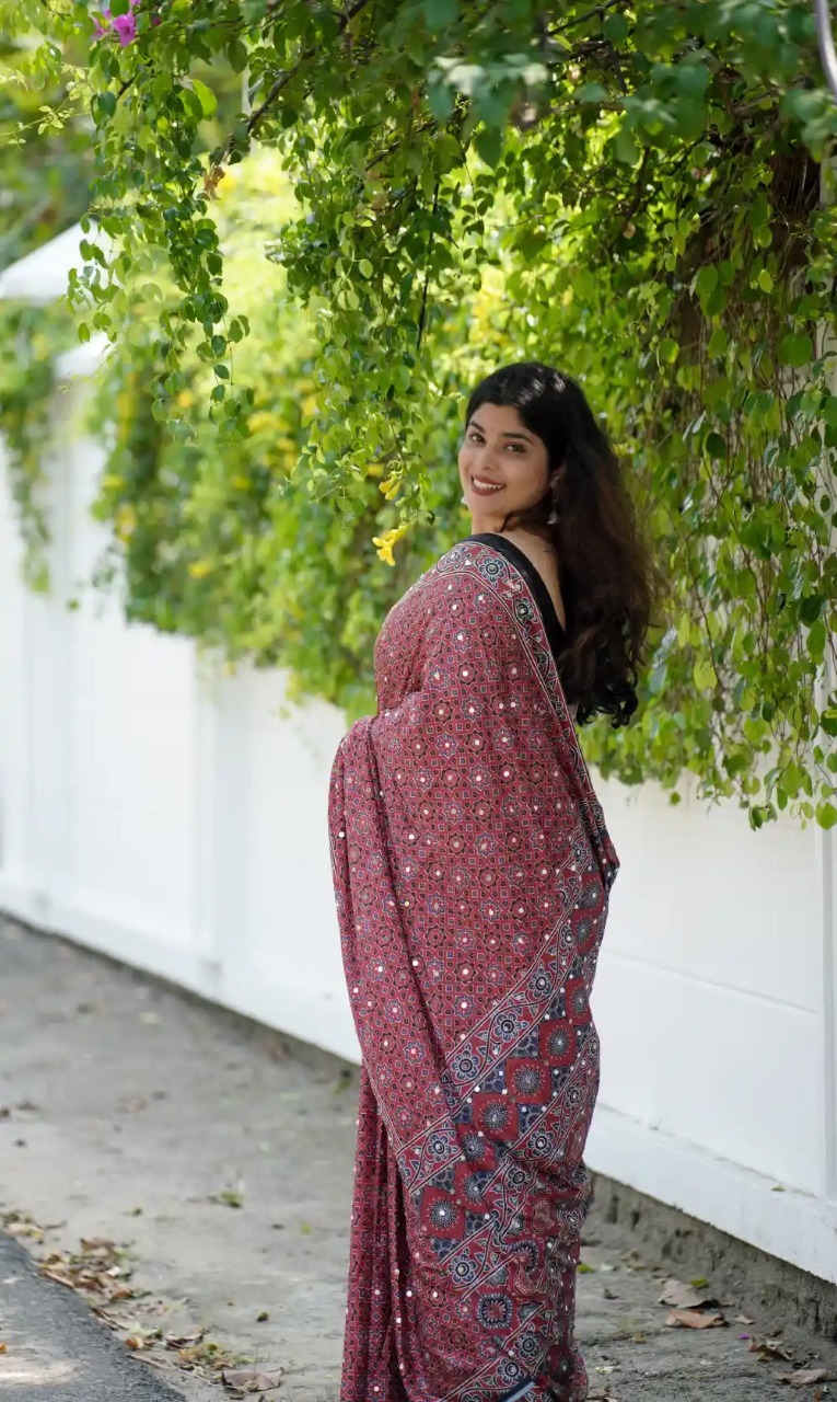 Royal Ajrak Saree - Image 4