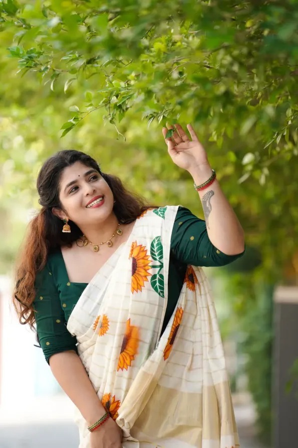 Sooryakanthi Pure Cotton Kerala Saree - Image 2